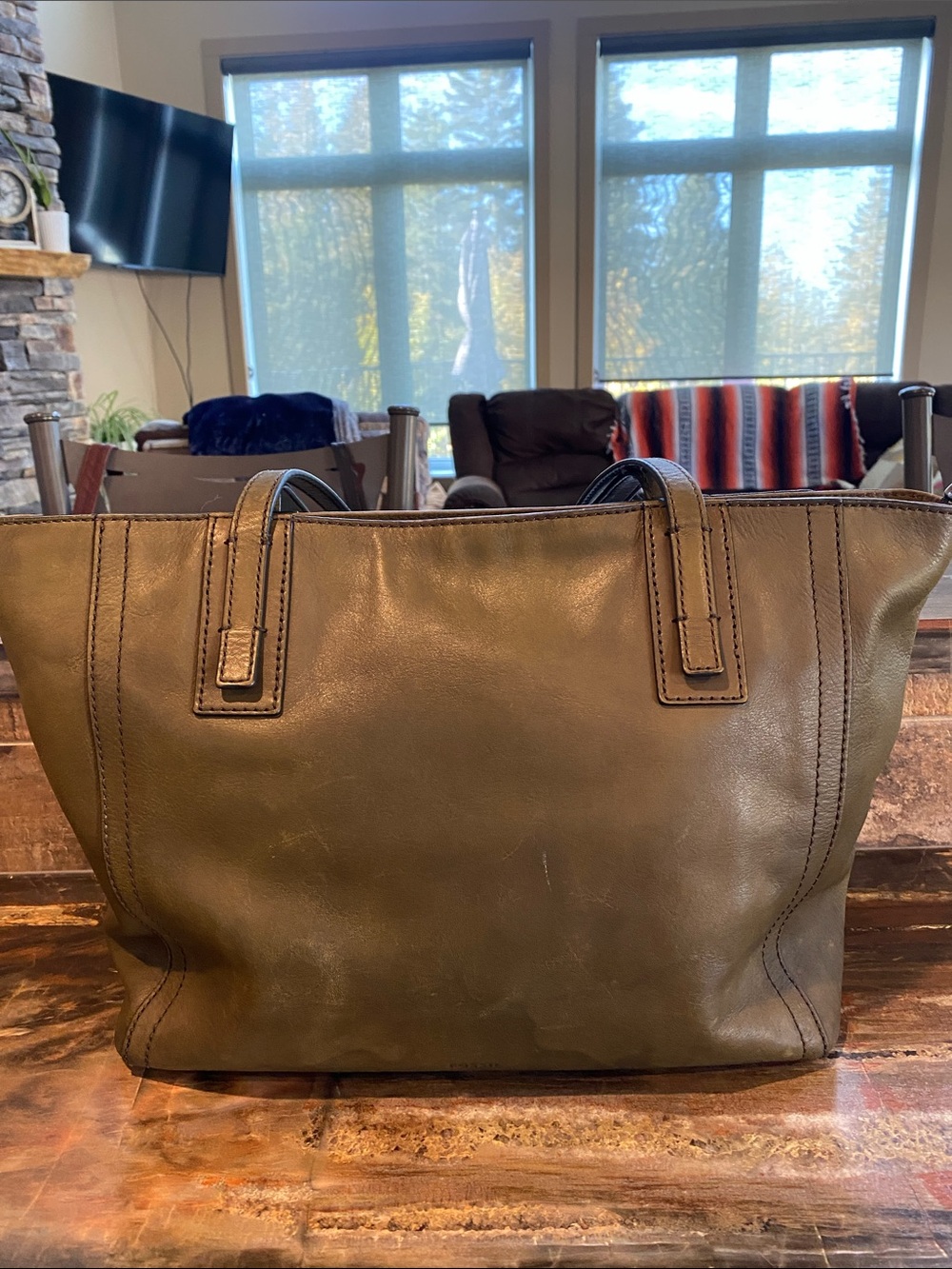 Fossil 1954 Green Leather Structured Tote Shoulder Bag with Zip Top & Pockets